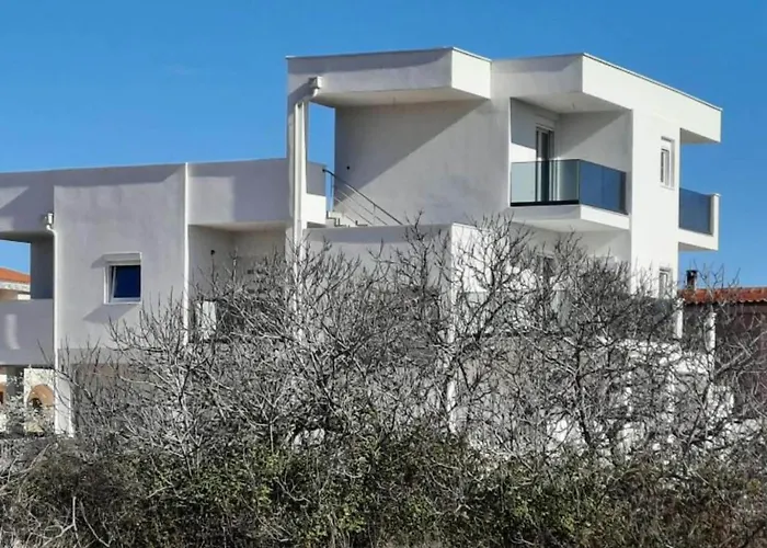 Studio Apartment * Vir